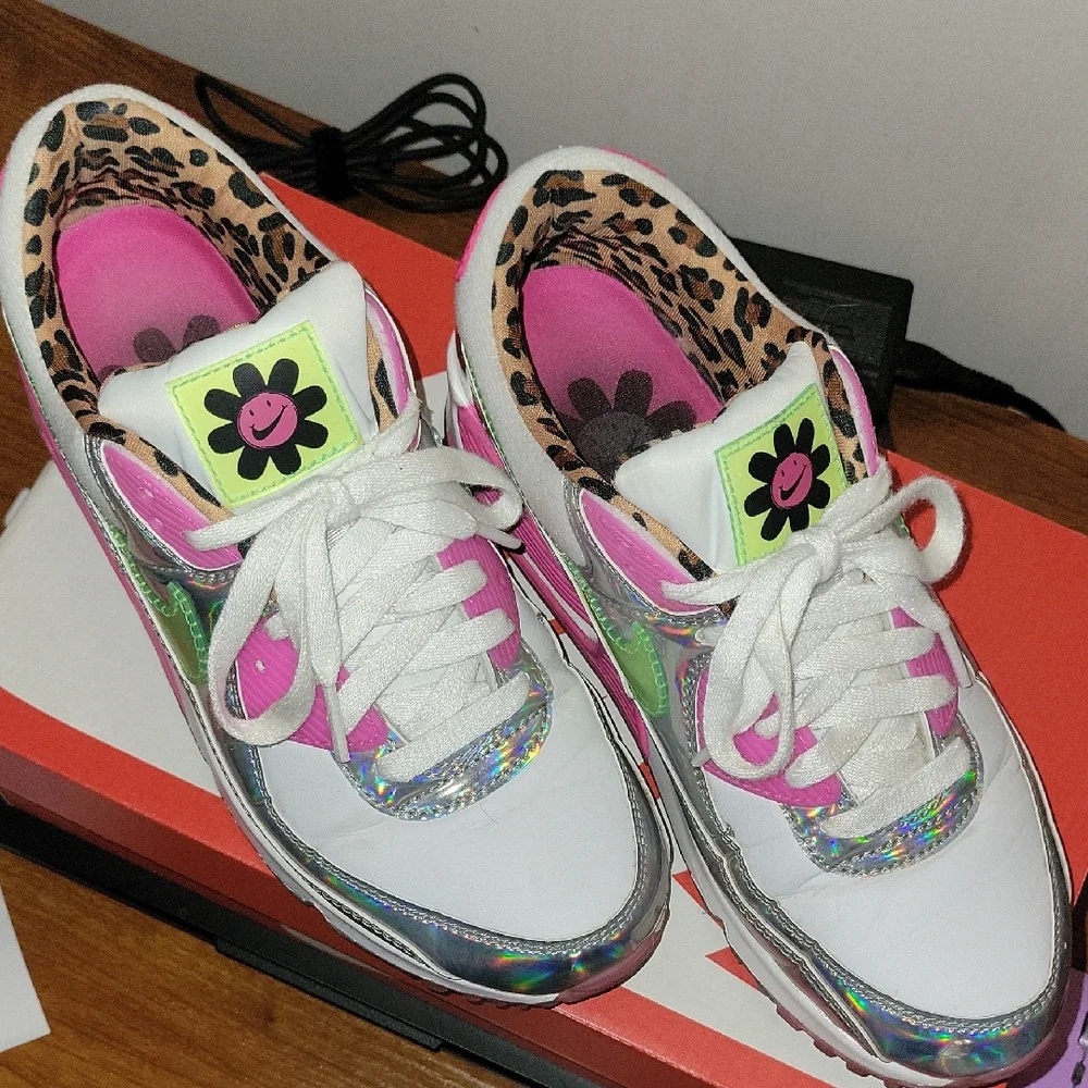Nike Women's Pink and Silver Sneakers - Picture 3 of 7